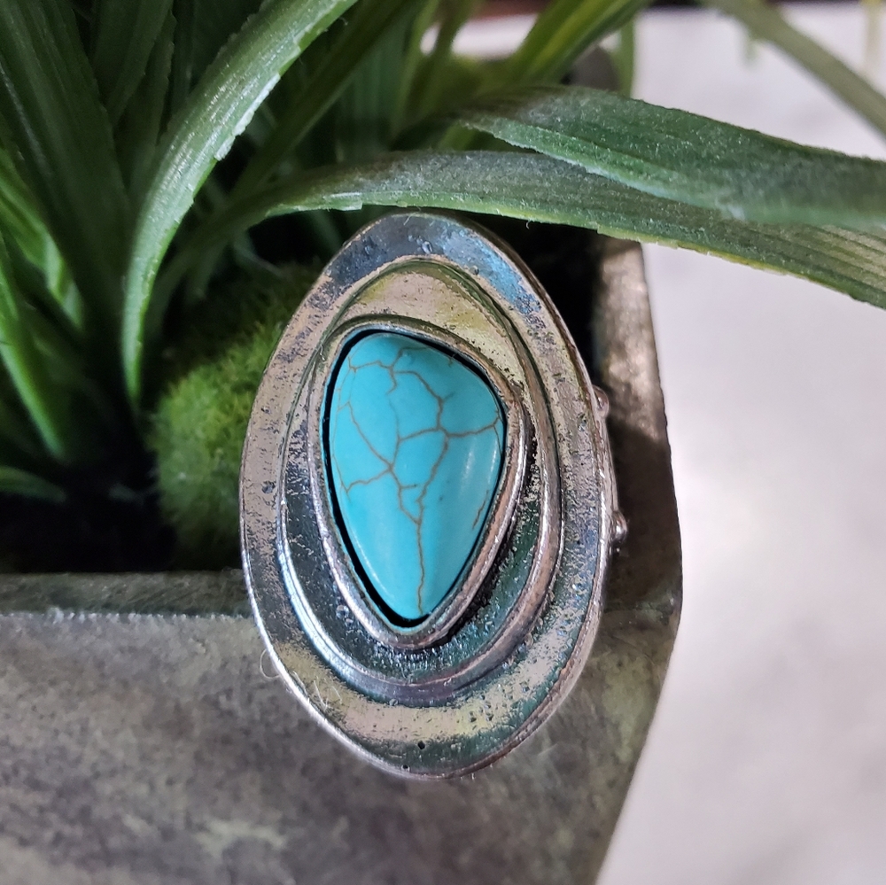 Oval Silver Tone Stretch Band Ring with Large Turquoise Stone 💥3 for $24💥 - Picture 14 of 16